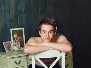 Shows ass toy KurtPrince