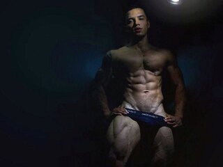 Pics shows show MatiusCross