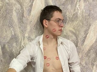 Pics webcam ass RaymonButler